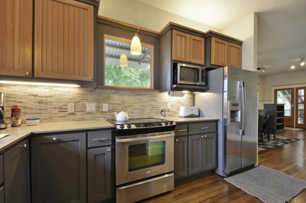 Contemporary Two Tone Kitchen Cabinets