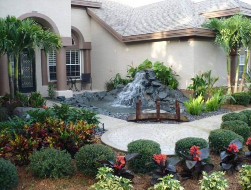 Showy Subtropical Water Feature - beautiful backyard