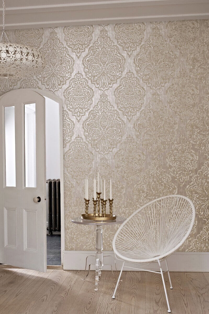 Gold-and-white- glitter wallpaper